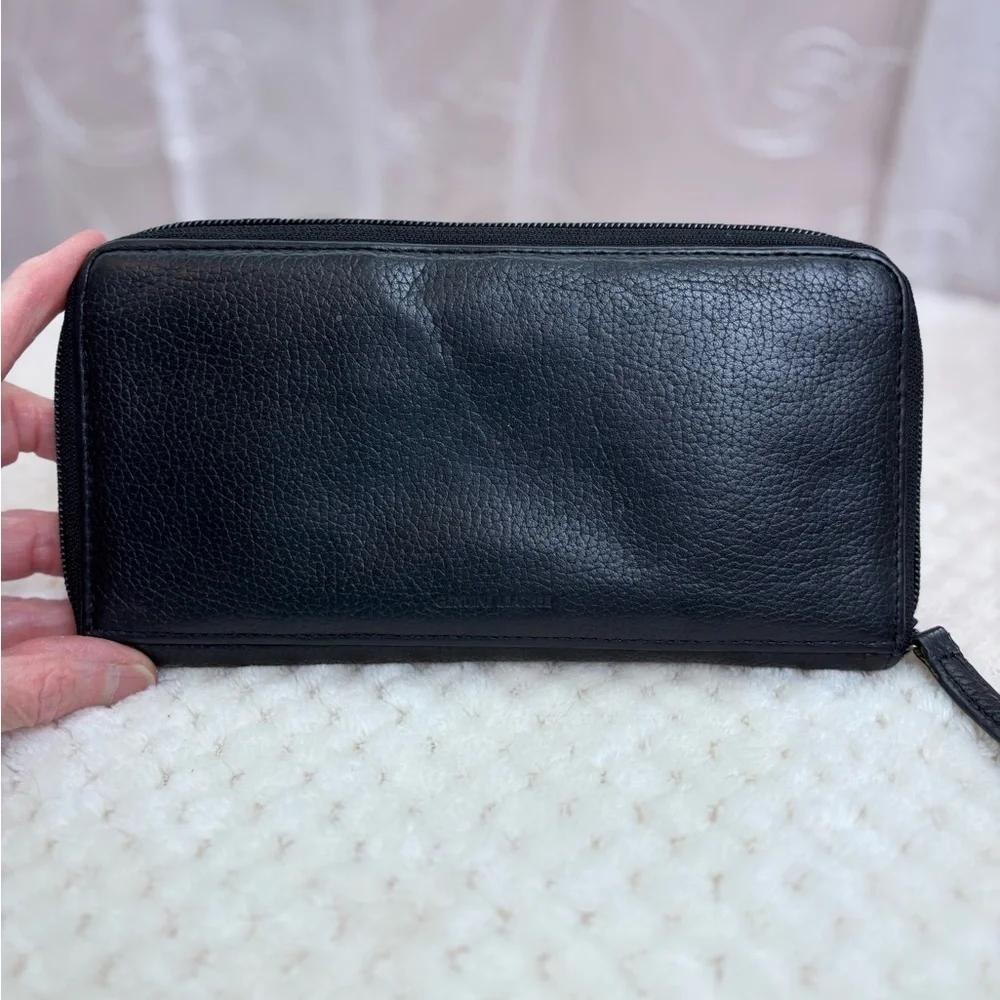 Kenneth Cole New York Black Pebbled Leather Women’s Zip Around Wallet